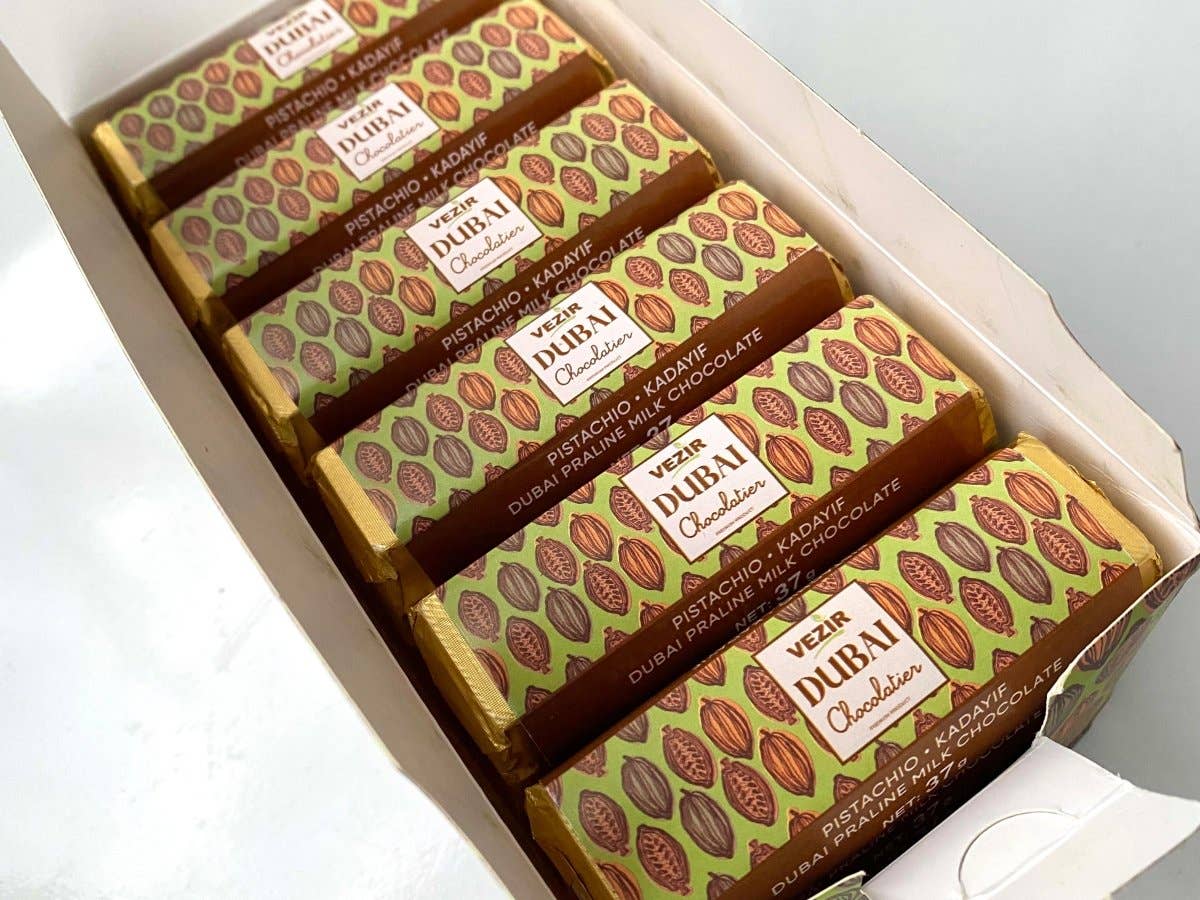 Pistachio Praline Dubai Chocolate Bar – Crispy & Nutty Delight 37gr - Cardsmartct