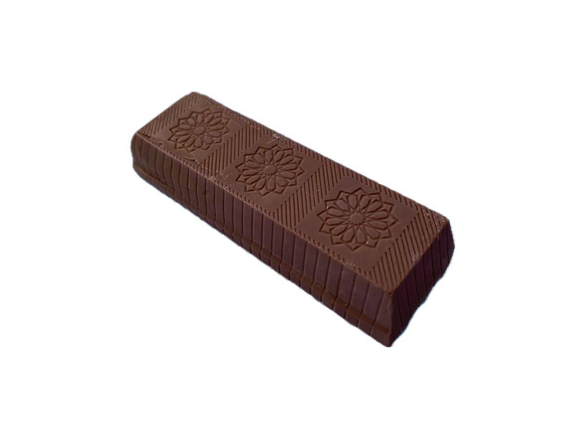 Pistachio Praline Dubai Chocolate Bar – Crispy & Nutty Delight 37gr - Cardsmartct